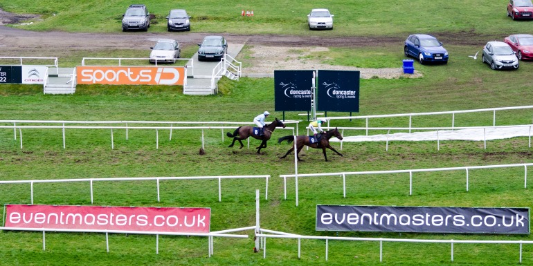 Eventmasters Sponsored Raceday - Doncaster Racecourse - Beggars Cross