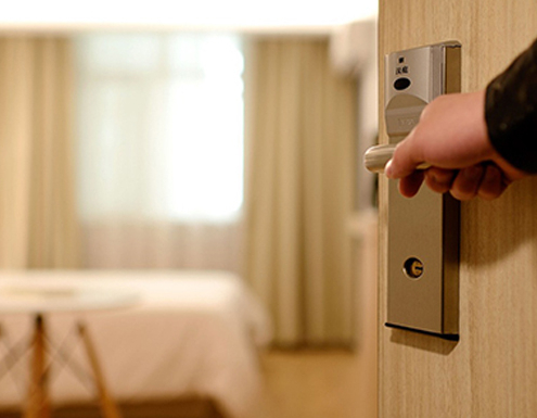 See our guide of the best hotels located nearby Aintree Racecourse.