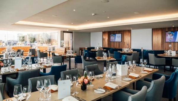 Ascot On 5 Restaurant Hospitality - Image 4